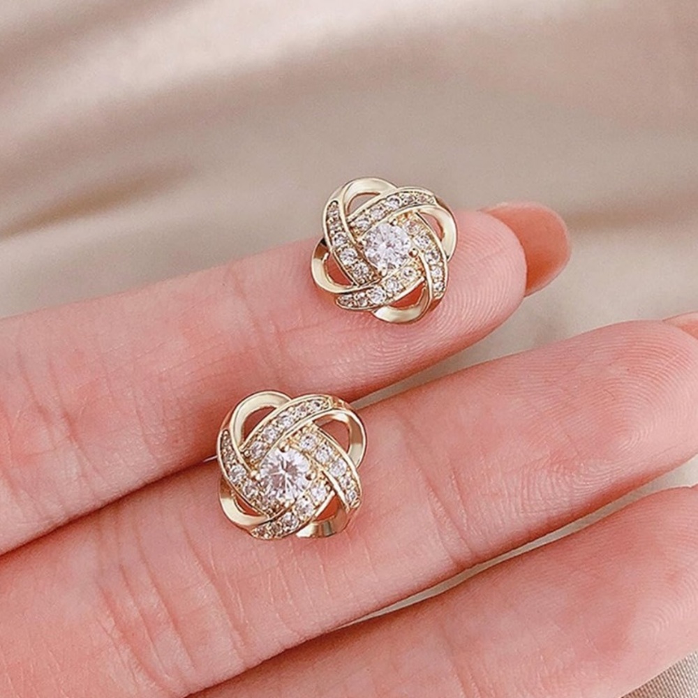 NEW Elegant Knot Rhinestone stud Earrings Gold color - Boutique